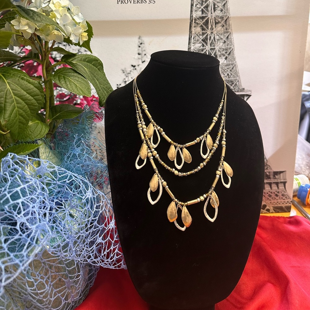 Chico’s Mixed-Metal Leaf illusion Necklace